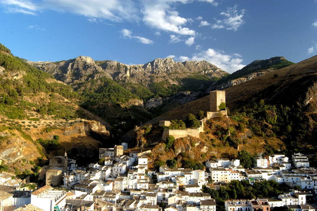 Cazorla es un municipio español situado en la parte septentrional de la comarca de Sierra de Cazorla, en la provincia de Jaén.